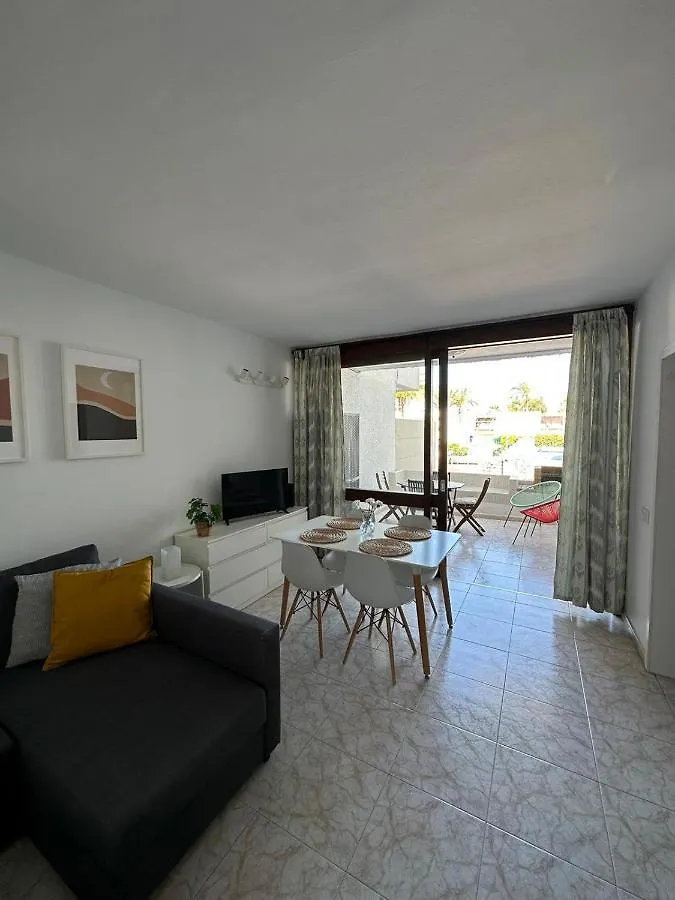 Pool View Apartment Primavera Arona